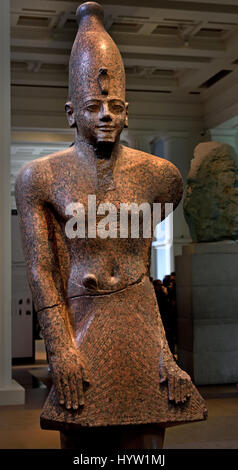 Thoutmosis III le pharaon de la xviiie dynastie. De granit rouge,la Haute Egypte Karnak (Thèbes) Banque D'Images