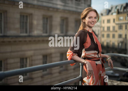 Modèle cmc0076149 Lily Cole qui agit dans le philanthrope au Trafalgar Studios, Whitehall, Londres. photographié sur le toit du théâtre. Banque D'Images