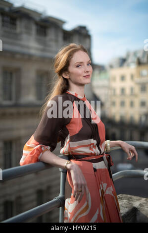 Modèle cmc0076149 Lily Cole qui agit dans le philanthrope au Trafalgar Studios, Whitehall, Londres. photographié sur le toit du théâtre. Banque D'Images