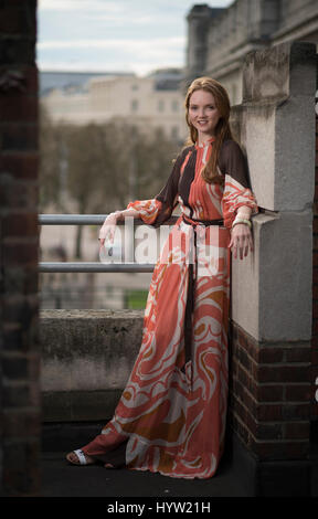 Modèle cmc0076149 Lily Cole qui agit dans le philanthrope au Trafalgar Studios, Whitehall, Londres. photographié sur le toit du théâtre. Banque D'Images