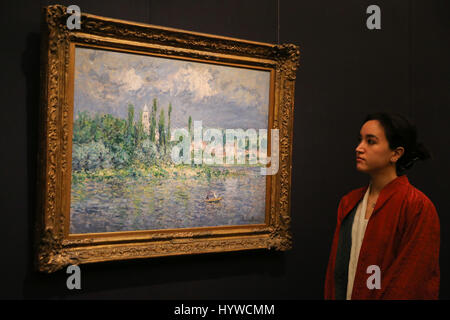 Sotheby's Londres, Royaume-Uni. 7 avr, 2017. Membre de Sotheby's ressemble à Vétheuil 1880 par Claude Monet est $4m à $6m. La pièce fait partie d'une collection à partir d'un éventail d'artistes tels que Andy Warhol, David Hockney et Monet qui sera disponible à une soirée d'Art Contemporain aux enchères à New York le 18 mai 2017, les pièces sont exposées à Londres du 7 au 12 avril. Credit : Dinendra Haria/Alamy Live News Banque D'Images