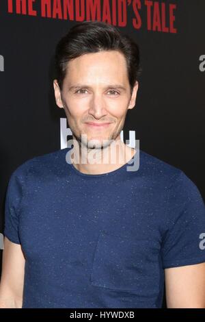 Los Angeles, CA, USA. Apr 25, 2017. Christian Barillas à arrivés pour la première présélection HANDMAID'S TALE sur Hulu, ArcLight Cinerama Dome d'Hollywood, Los Angeles, CA, 25 avril 2017. Credit : Priscilla Grant/Everett Collection/Alamy Live News Banque D'Images