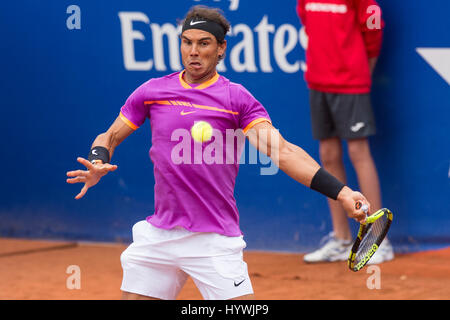 Barcelone, Espagne. 26 avril, 2017. Joueur de tennis espagnol Rafael Nadal lors d'une deuxième série match contre Rogerio Dutra Silva au Banc Sabadell Barcelone 'Ouvrir - 65º Trofeo Conde de Godó'. Crédit : David Grau/Alamy Live News. Banque D'Images