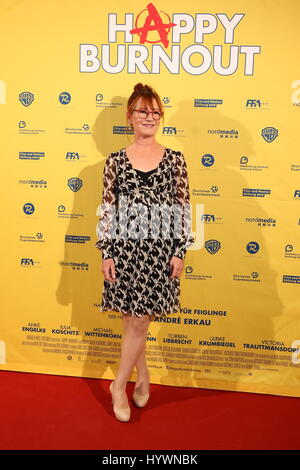 Hambourg, Allemagne, le 27 avril, 2017. Ulrike Krumbiegel participant à la 'Happy Burnout' Premiere tenue à Hambourg Dammtor Cinemaxx,,Allemagne, 26.04.2017. Credit : T. Marque/Alamy Live News Banque D'Images