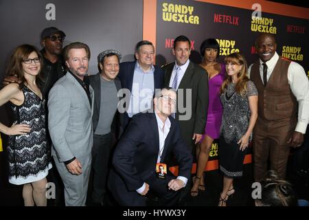 Los Angeles, États-Unis. 6 avril 2017. David Spade, Arsenio Hall, Rob Schneider, Steven Brill, Jennifer Hudson, Adam Sandler, Jane Seymour, Terry Crews, Sandy Wernick, la première de 'Sandy Wexler' de Netflix. Crédit photo : PMA/AdMedia crédit : PMA/AdMedia/Alamy Live News Banque D'Images