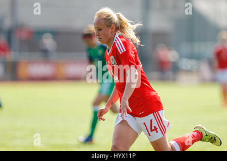 Ystrad Mynach, Pays de Galles, Royaume-Uni, 7 avril 2017 Nadia Lawrence de Galles au cours de l'amicale internationale des femmes entre pays de Galles et en Irlande du Nord au centre de l'excellence sportive, Ystrad Mynach, au Pays de Galles. Credit : Glitch Images/Alamy Live News Banque D'Images