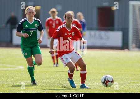 Ystrad Mynach, Pays de Galles, Royaume-Uni, 7 avril 2017 Charlie Estcourt de Galles au cours de l'amicale internationale des femmes entre pays de Galles et en Irlande du Nord au centre de l'excellence sportive, Ystrad Mynach, au Pays de Galles. Credit : Glitch Images/Alamy Live News Banque D'Images