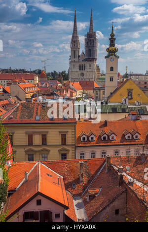 Zagreb. Cityscape de droit de Zagreb, la Croatie au cours du printemps de l'ensoleillée. Banque D'Images