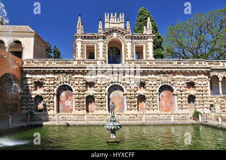 Voir l'Alcazar de Galeria de Grutesco la Royal Palace Sevilla Espagne datant du 9e siècle Banque D'Images