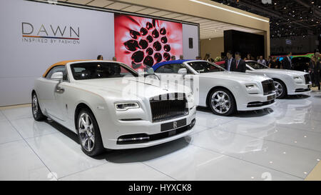 Genève, SUISSE - Le 7 mars 2017 : rangée de nouvelles voitures Rolls-Royce présenté à la 87e Salon International de l'Automobile de Genève. Banque D'Images