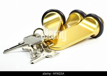 Les clés de l'hôtel isolé sur fond blanc Banque D'Images