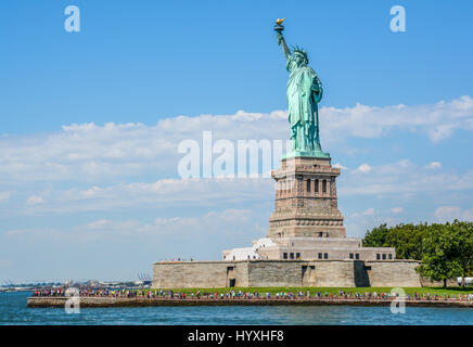 Statue de la liberté dans une journée ensoleillée, New York Banque D'Images