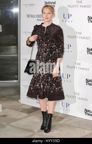 Les arrivées de célébrité pour le dîner annuel du Théâtre National, mettre en valeur et de vente aux enchères pour lever des fonds pour le ministère de l'apprentissage du Théâtre National comprend : Guest Où : London, Royaume-Uni Quand : 07 Mars 2017 Banque D'Images