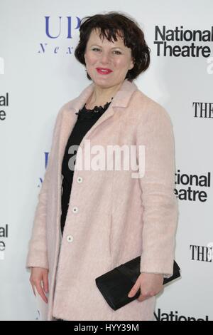 Les arrivées de célébrité pour le dîner annuel du Théâtre National, mettre en valeur et de vente aux enchères pour lever des fonds pour le ministère de l'apprentissage du Théâtre National comprend : Guest Où : London, Royaume-Uni Quand : 07 Mars 2017 Banque D'Images