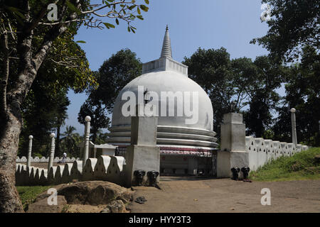 Aluviharaya Rock Cave Temple Sri Lanka- Kandy-Dambulla Dagoba Autoroute District Banque D'Images