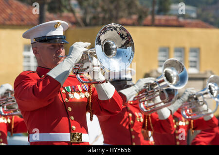 Détachement de couleur bataille, Marine Barracks Washington, D.C., l'exécution au Marine Corps Recruter Depot à San Diego, CA Banque D'Images