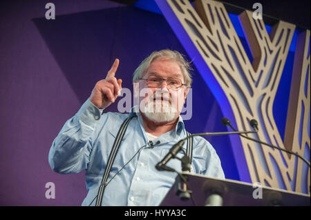 Alasdair Gray , écrivain écossais et de l'artiste, sur scène à l'Edinburgh International Book Festival. 13 août 2014. Banque D'Images