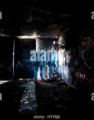 Andrew Brooks et Andrew Brydon. De superbes images ont révélé la plus sombre mais eye-popping côté à l'hidden au nord de la Grande-Bretagne. Les images montrent une grande sélection d'oublié les espaces urbains dans le nord-ouest de l'Angleterre et l'Ecosse allant d'égout souterrains en abandonné mais toujours grandiose, banques, églises et théâtres. Les images ont été prises par Manchester artiste, photographe et réalisateur Andrew Brooks (39) Comme il a étudié largement inconnu des lieux qui se trouvent sous et autour de nous. Banque D'Images