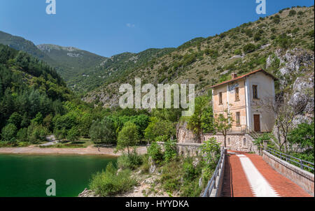 San Domenico, le lac de Scanno, Abruzzes Banque D'Images