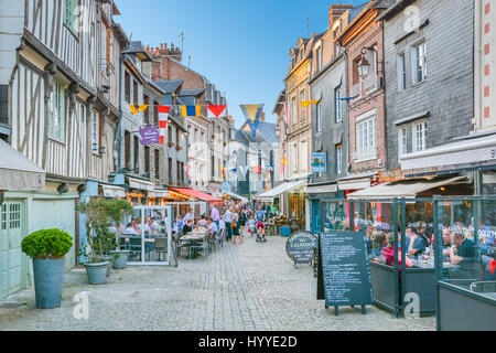 Honfleur dans un après-midi de printemps, Normandie, mai-03-2016 Banque D'Images