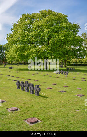 Cimetière de guerre allemand de la Cambe en Normandie (France), mai-07-2016 Banque D'Images