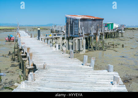 Les quais de pêcheurs Palafitico à Cais da Carrasqueira, Alentejo, Portugal, juillet-09-2016 Banque D'Images