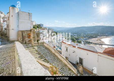 Vue panoramique d'après-midi à Peschici, Foggia, Pouilles, Italie Province Banque D'Images