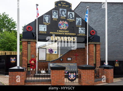 Mémorial aux victimes, sur le site de l'ont bombardé Bayardo Bar, Shankill Road, Belfast, County Antrim, Northern Ireland, UK Banque D'Images