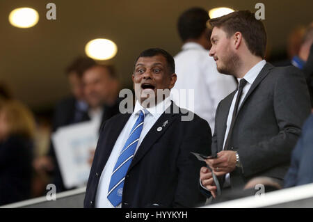 Queens Park Rangers président Tony Fernandes au cours de la Sky Bet Championship match à Loftus Road, London. Banque D'Images