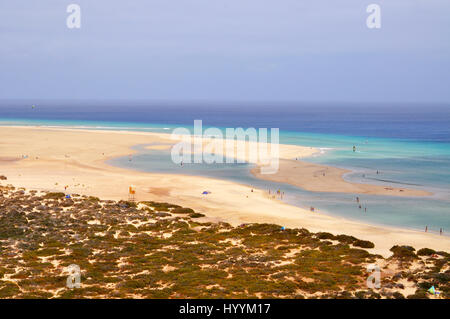 La plage de Sotavento haut vue sur Fuerteventura île des Canaries en Espagne pendant les vacances Banque D'Images