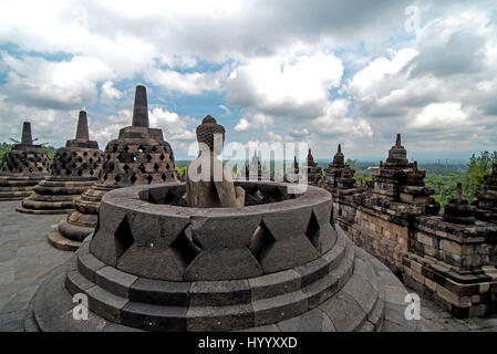 Temple de Borobudur, Yogyakarta, Indonésie, le plus grand temple bouddhiste du monde, UNESCO World Heritage Site Banque D'Images