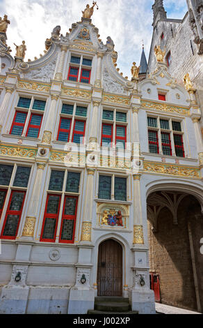 Bruges, Belgique - 10 mai 2012 : Chambres sur place du château dans la vieille ville médiévale de Bruges, Belgique. Banque D'Images