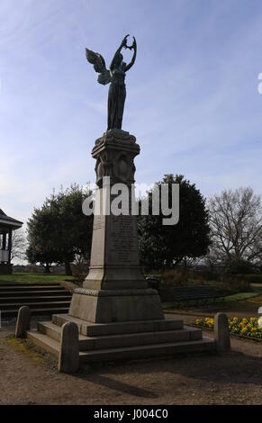 Boer War Memorial Parc du Château Penrith Cumbria UK Avril 2017 Banque D'Images