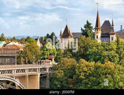 Panorama avec pont Kirchenfeld et Musée Historique de Berne, Suisse. Vu à partir de la Bundesterrasse Banque D'Images