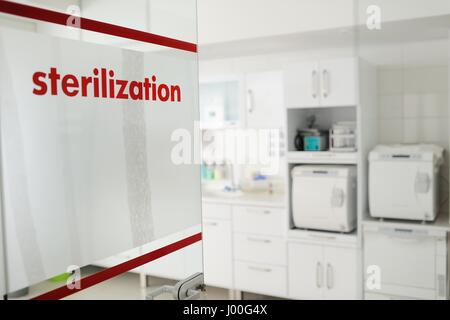 Prix pour la stérilisation d'instruments médicaux dans une clinique moderne Banque D'Images