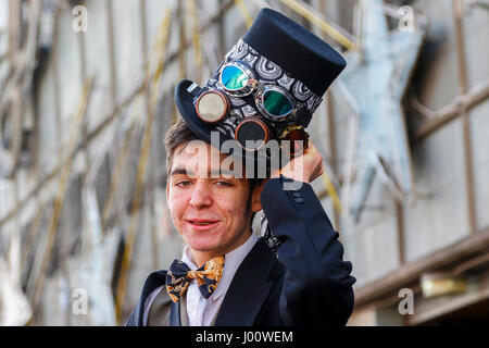 Glasgow, Royaume-Uni. 8 avril, 2017. Glasgow a tenu sa première Sci-fi, Cosplay et Convention de la bande dessinée dans le célèbre Barrowland Ballroom attirer des centaines de passionnés sur son premier jour. cette événement de deux jours (samedi 8 avril et dimanche 9 avril) a lancé un appel aux joueurs, les amateurs de science-fiction, personnage de bande dessinée de dévots et les étrangers. Credit : Findlay/Alamy Live News Banque D'Images