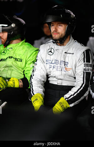 DTM 2017 Testfahrten, Hockenheim, im Bild Mercedes Mechaniker Warten auf den Boxenstop Photo : Cronos/Hasan Bratic Banque D'Images