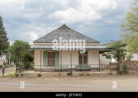 NIEU BETHESDA, AFRIQUE DU SUD - le 21 mars 2017 : un vieux bâtiment, historique, dans un village historique de Nieu-Bethesda, dans la province orientale du Cap Banque D'Images