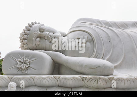 Temple bouddhiste au coeur de Paris, ville centrale à Hai Phong. Temple bouddhiste sans nom dans le coeur de Hai Phong, immeuble ancien avec belle d Banque D'Images