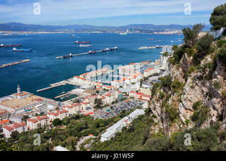 La ville de Gibraltar et la baie, vue de dessus. Banque D'Images