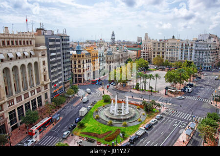 Valencia, Espagne - 18 août 2011 : vue panoramique de la place de l'Hôtel de Ville à Valence, Espagne Banque D'Images