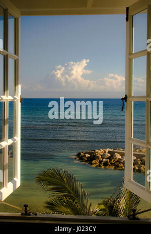 Chambre avec vue sur mer des Caraïbes (Jamaïque) Banque D'Images