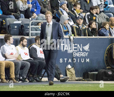 Chester, Pennsylvanie, USA. 8Th apr 2017. L'Union de Philadelphie, l'entraîneur-chef Jim CURTIN, montres son équipe perdre à la Portland Timbers 1 Talen au stade de l'énergie à Chester Pa Credit : Ricky Fitchett/ZUMA/Alamy Fil Live News Banque D'Images