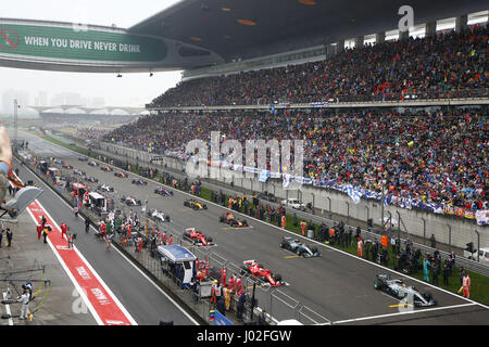 Shanghai, Chine. 09 avr, 2017. Shanghai : Motorsports : Championnat du Monde de Formule 1 de la FIA 2017 Chinois Début Grand Prix de Formule 1 sur le circuit de Shanghai, 09 avril 2017 à Shanghai, Chine. (Photo de Hoch Zwei) | Conditions de crédit dans le monde entier : dpa/Alamy Live News Banque D'Images