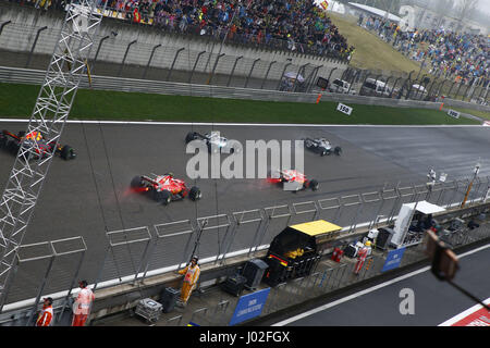 Shanghai, Chine. 09 avr, 2017. Shanghai : Motorsports : Championnat du Monde de Formule 1 de la FIA 2017 Chinois Début Grand Prix de Formule 1 sur le circuit de Shanghai, 09 avril 2017 à Shanghai, Chine. (Photo de Hoch Zwei) | Conditions de crédit dans le monde entier : dpa/Alamy Live News Banque D'Images