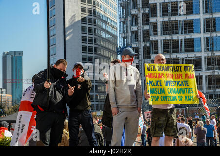 Birmingham, UK. 8 avril, 2017. Sur la suite des attaques terroristes à Londres le 22 mars, la Ligue de défense anglaise (EDL), un rassemblement pour protester contre l 'islamisation' du Royaume-Uni, entre autres questions Crédit : Alexandre Rotenberg/Alamy Live News Banque D'Images