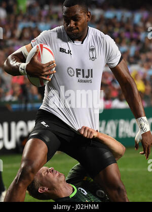 Hong Kong, Chine. Apr 9, 2017. Kunavula (avant) de Fidji en compétition lors de la finale de la Coupe contre l'Afrique du Sud, du Tournoi de rugby à 7 de Hong Kong à Hong Kong, Chine du sud, le 9 avril 2017. Les Fidji a gagné 22-0. Credit : Lui Siu Wai/Xinhua/Alamy Live News Banque D'Images