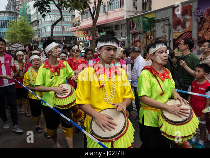 Hong Kong, Chine. Apr 9, 2017. Songkran à travers le monde : la communauté thaïlandaise a organisé une belle parade, l'eau de Songkran lutte et d'autres activités amusantes à Hong Kong, Chine. Credit : RaymondAsiaPhotography/Alamy Live News Banque D'Images