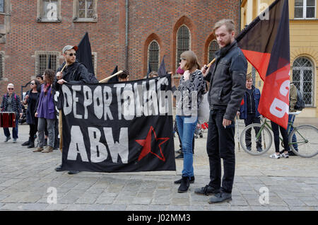 Wroclaw, Pologne. 09 avr, 2017. 09.04.2017, Wroclaw (Pologne). Manifestation "solidarité avec Ameer' organisé par ZSP (Polski Zwiazek Syndykalistow Obywatele initiative citoyens) et RP. Credit : Paweł M. Mikucki/Alamy Live News Banque D'Images