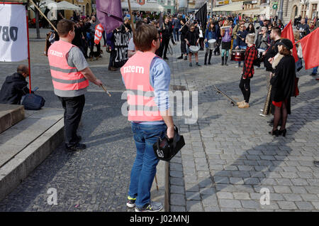 Wroclaw, Pologne. 09 avr, 2017. 09.04.2017, Wroclaw (Pologne). Manifestation "solidarité avec Ameer' organisé par ZSP (Polski Zwiazek Syndykalistow Obywatele initiative citoyens) et RP. Credit : Paweł M. Mikucki/Alamy Live News Banque D'Images